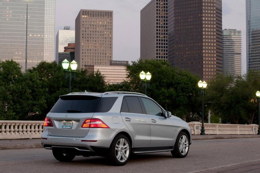  Mercedes-Benz ML-Class 2012 года  (фото 18 из 188)